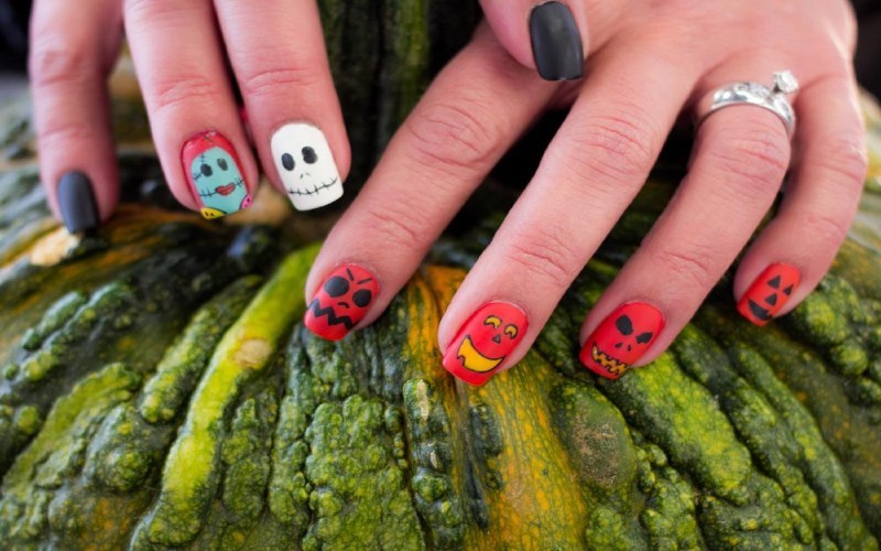 Halloween Nail Designs